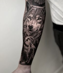 realistic-wolf-moon-tattoo-madrid